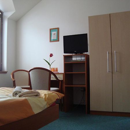 Hotel U Kapra ลาซนิเย บิเยโลห์รัด ภายนอก รูปภาพ