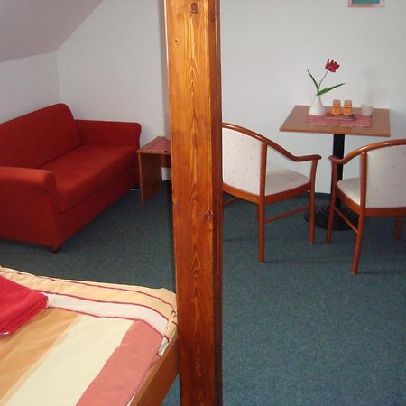 Hotel U Kapra ลาซนิเย บิเยโลห์รัด ภายนอก รูปภาพ