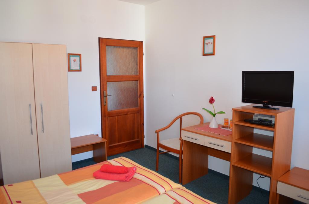Hotel U Kapra ลาซนิเย บิเยโลห์รัด ภายนอก รูปภาพ