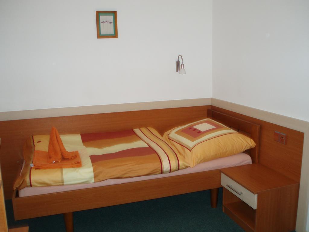 Hotel U Kapra ลาซนิเย บิเยโลห์รัด ภายนอก รูปภาพ