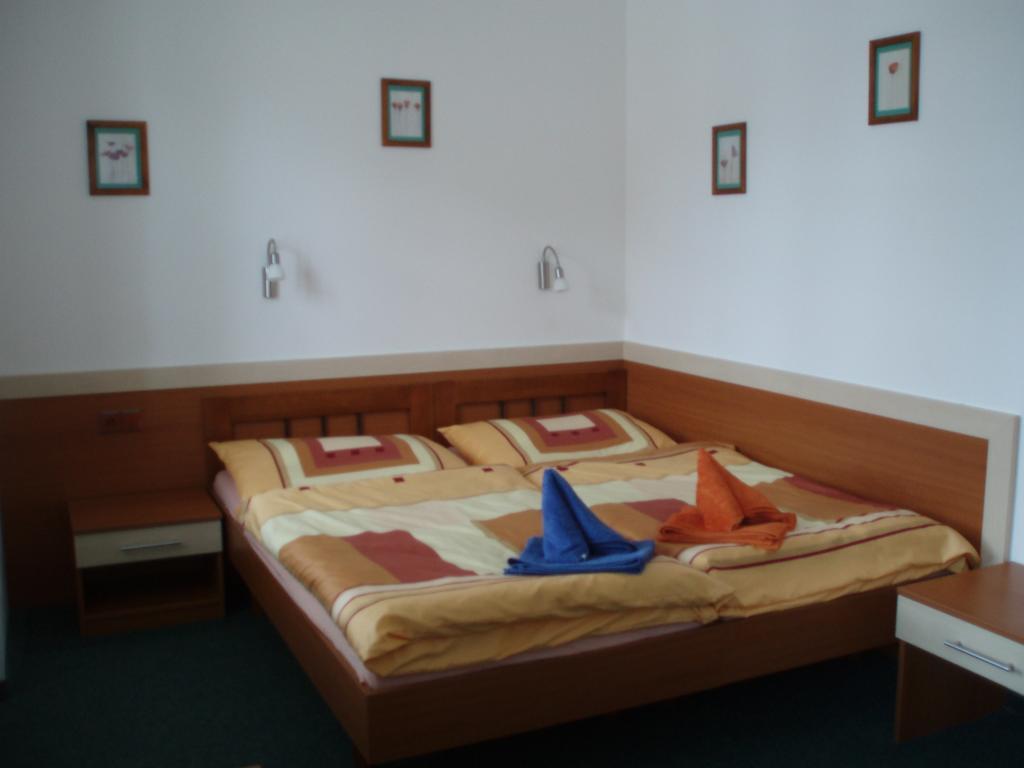 Hotel U Kapra ลาซนิเย บิเยโลห์รัด ภายนอก รูปภาพ