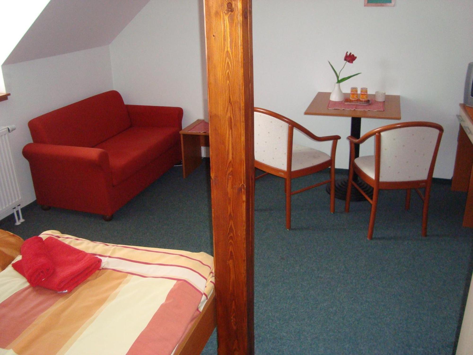 Hotel U Kapra ลาซนิเย บิเยโลห์รัด ภายนอก รูปภาพ