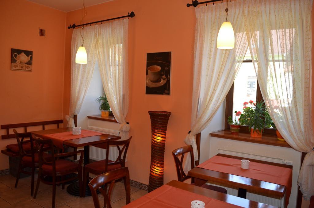 Hotel U Kapra ลาซนิเย บิเยโลห์รัด ภายนอก รูปภาพ